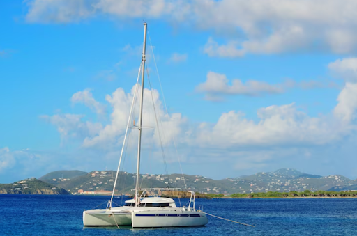 Why Travelers Use a Yacht Charter Broker