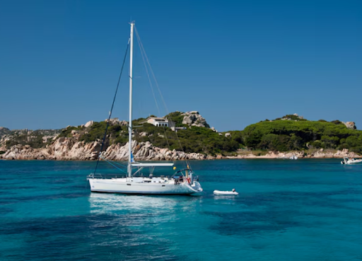 What Makes Monohull Sailing Different?